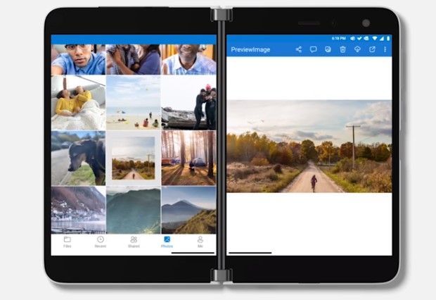Scroll through your OneDrive photo library on one screen, while viewing your selected photo on the other.